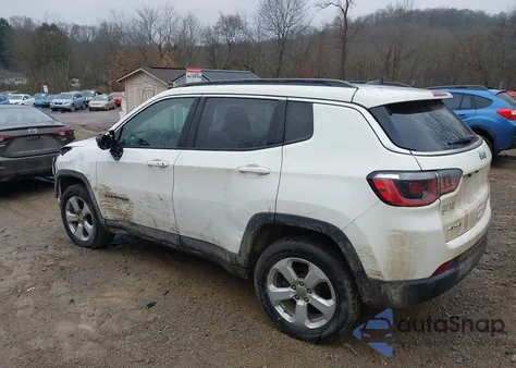 2019 Jeep Compass Latitude 4X4 z USA, uszkodzony, nr VIN 3C4NJDBB8KT703991